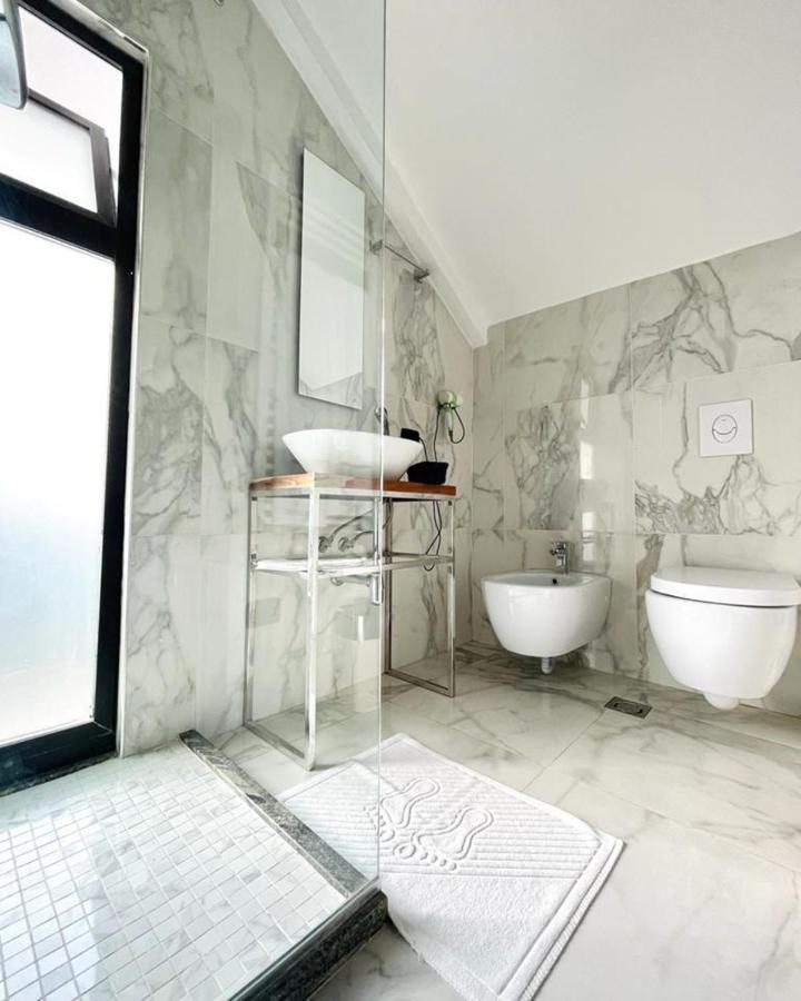 Vila Shard Boutique Hotel Тирана Экстерьер фото